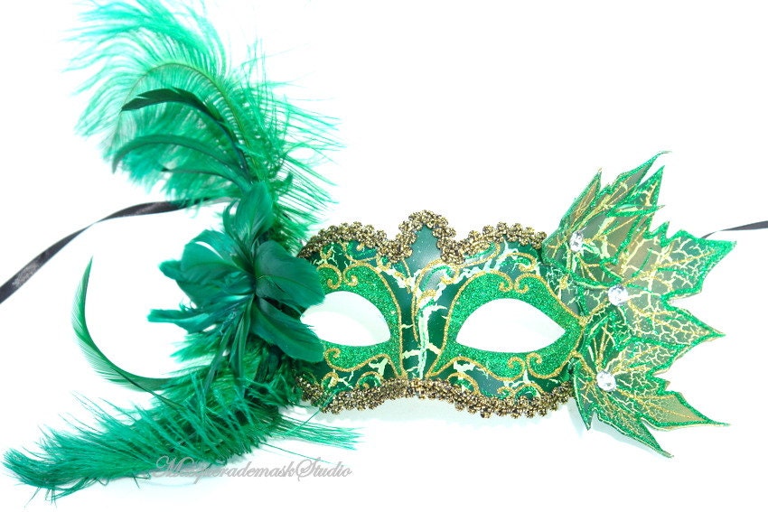 Items similar to Green Masquerade Ball Mask - Venetian Masks Feather