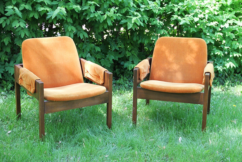2 CHAIRS VINTAGE 1970 wood and velvet made in canada