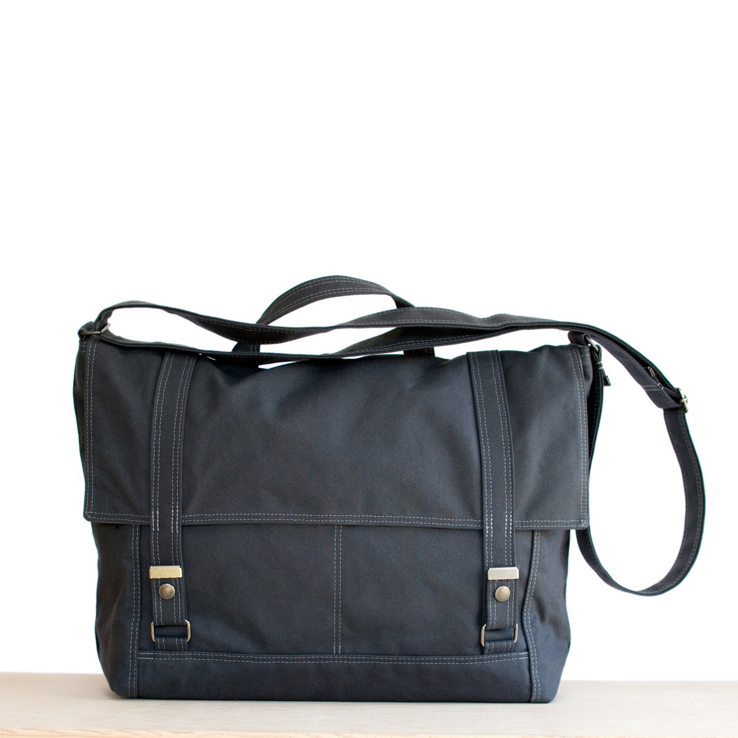 Messenger no.3 - in gunmetal gray