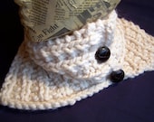 Knitted White Bulky Buttoned Neckwarmer