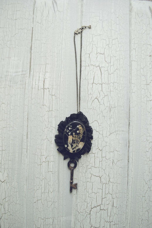 SECRET GARDEN Necklace in Yellow and Black with real pressed flowers in resin and an old painted key OOAK
