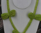 crochet take a bow little girl necklace in vibrant green by yourmomdesigns (rts)
