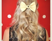 Pin Up-style recycled leather hair bow with stud, white