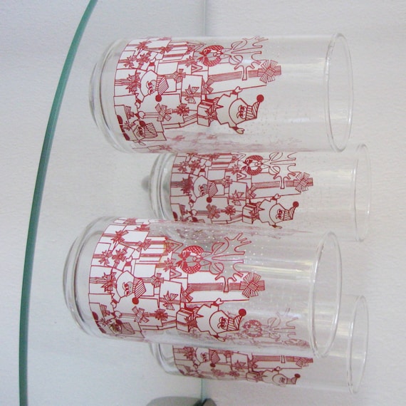 Vintage Christmas Glasses Drinking Glasses Santa by CinfulOldies