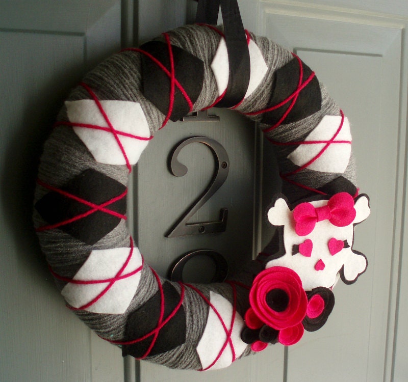 Yarn Wreath Felt Handmade Door Decoration - Pirates Booty 12in