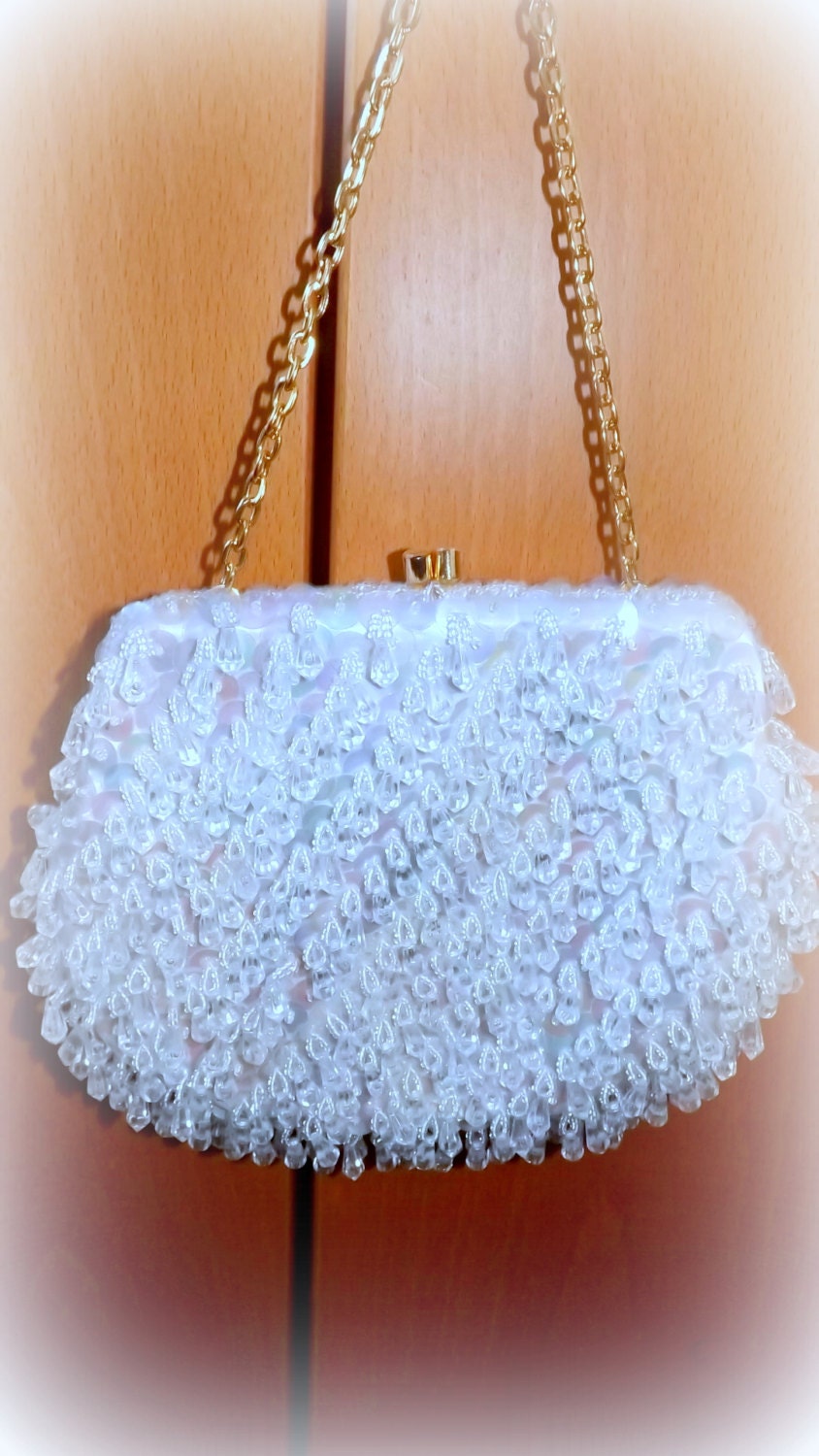 Vintage White Clamshell Beaded, Baubbles and Sequin Purse -- Retro -- Vintage Wedding -- Formal