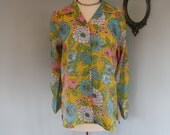 vintage blouse /  floral print pastel mod madmen