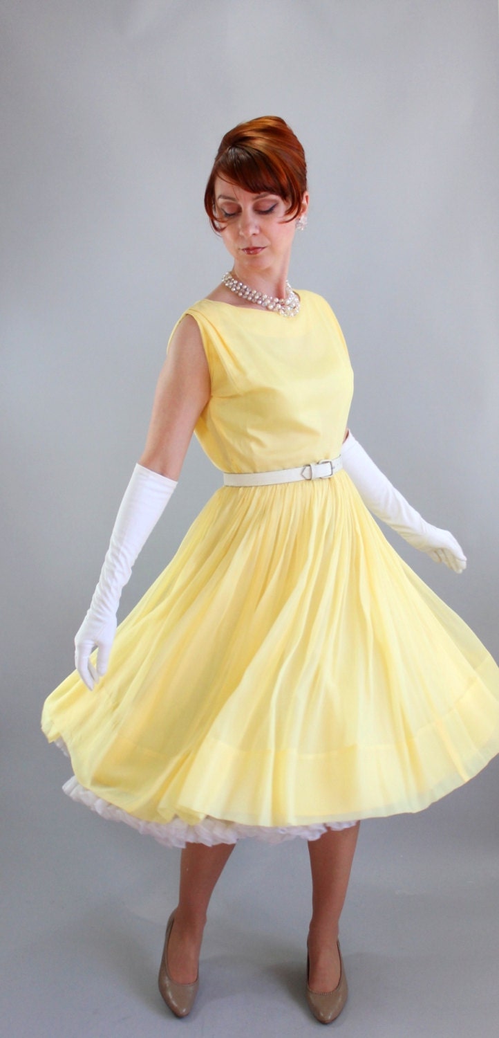 Sale - Vintage 1950s Bright Pastel Yellow Party Prom Formal Dress. Mad Men Fashion. Size Medium