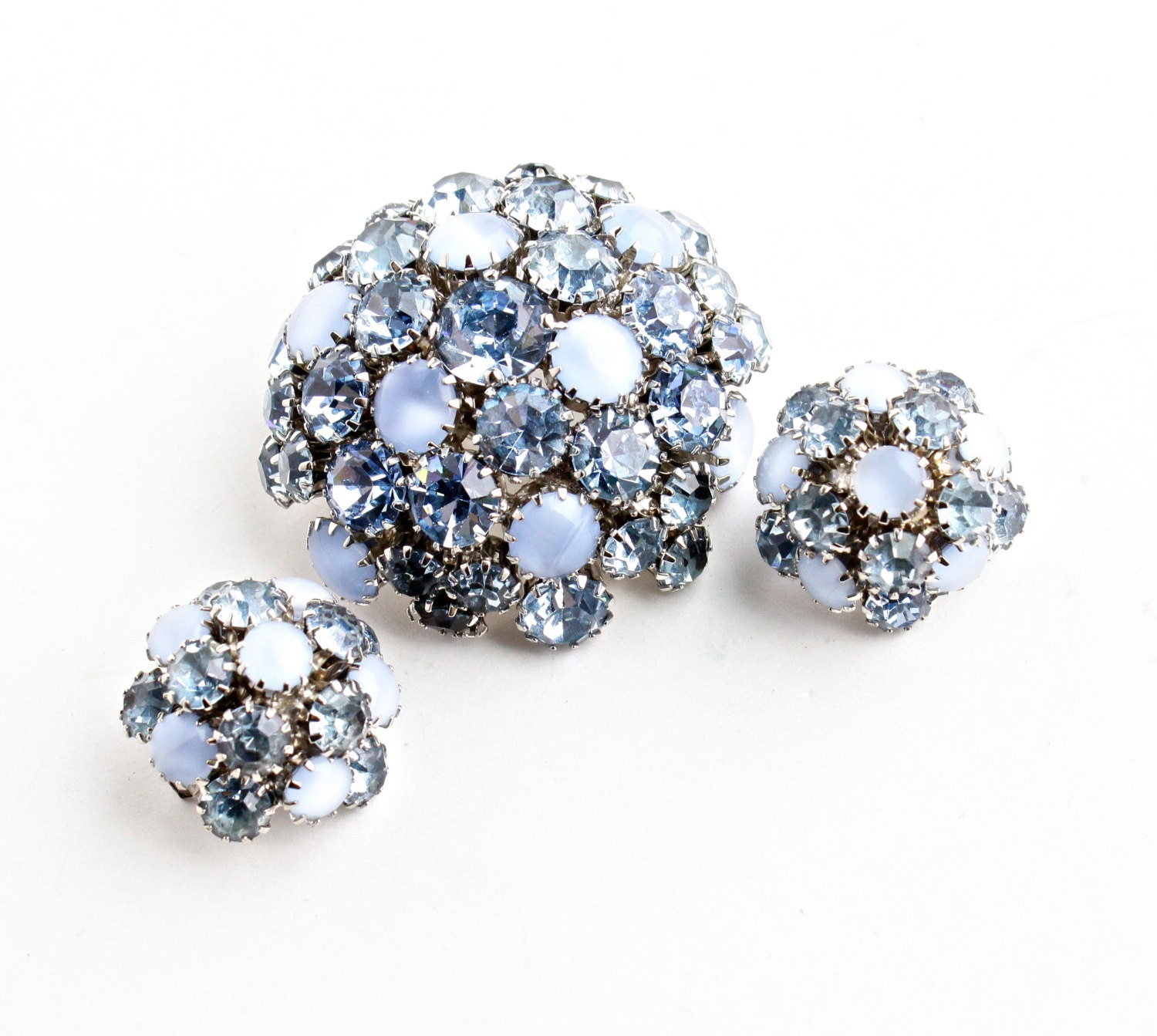 Vintage WARNER Blue Rhinestone Brooch & Clip On Earring Set - 1950s Silver Tone Glass Pin / Domed Jewelry Set