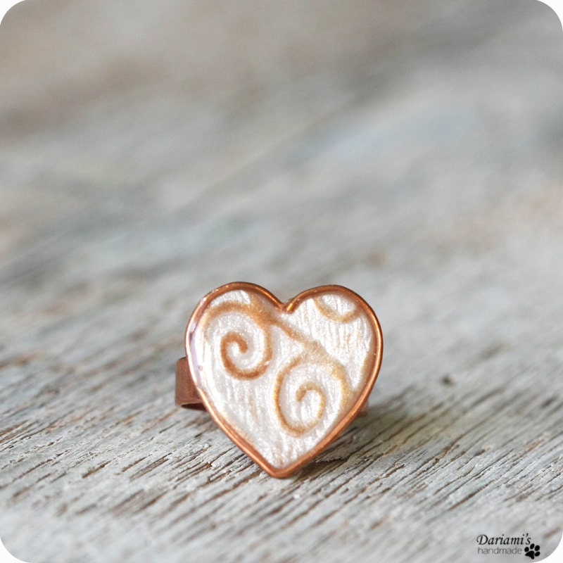 Adjustable Ring - Pearly white heart