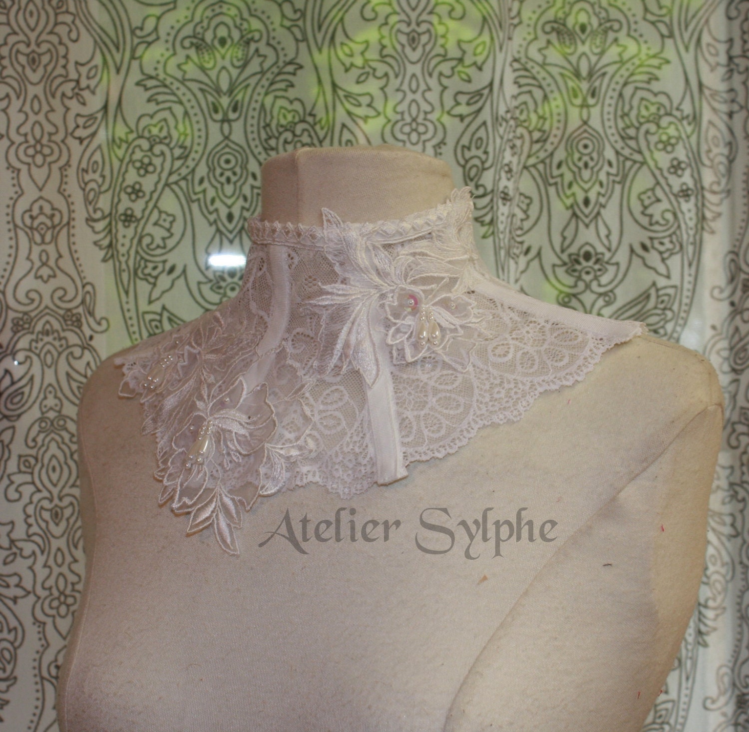 Pur white floral lace neck corset collar with details