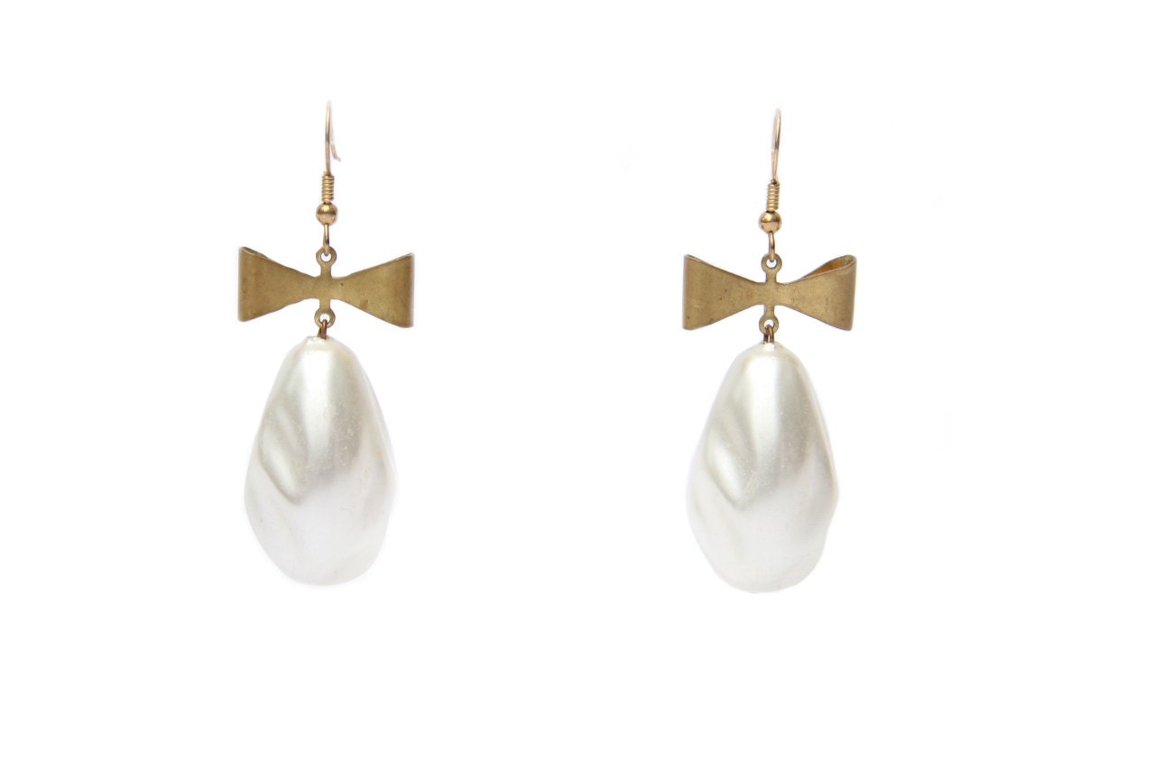 1980s Pearl Drop Earrings with Bow