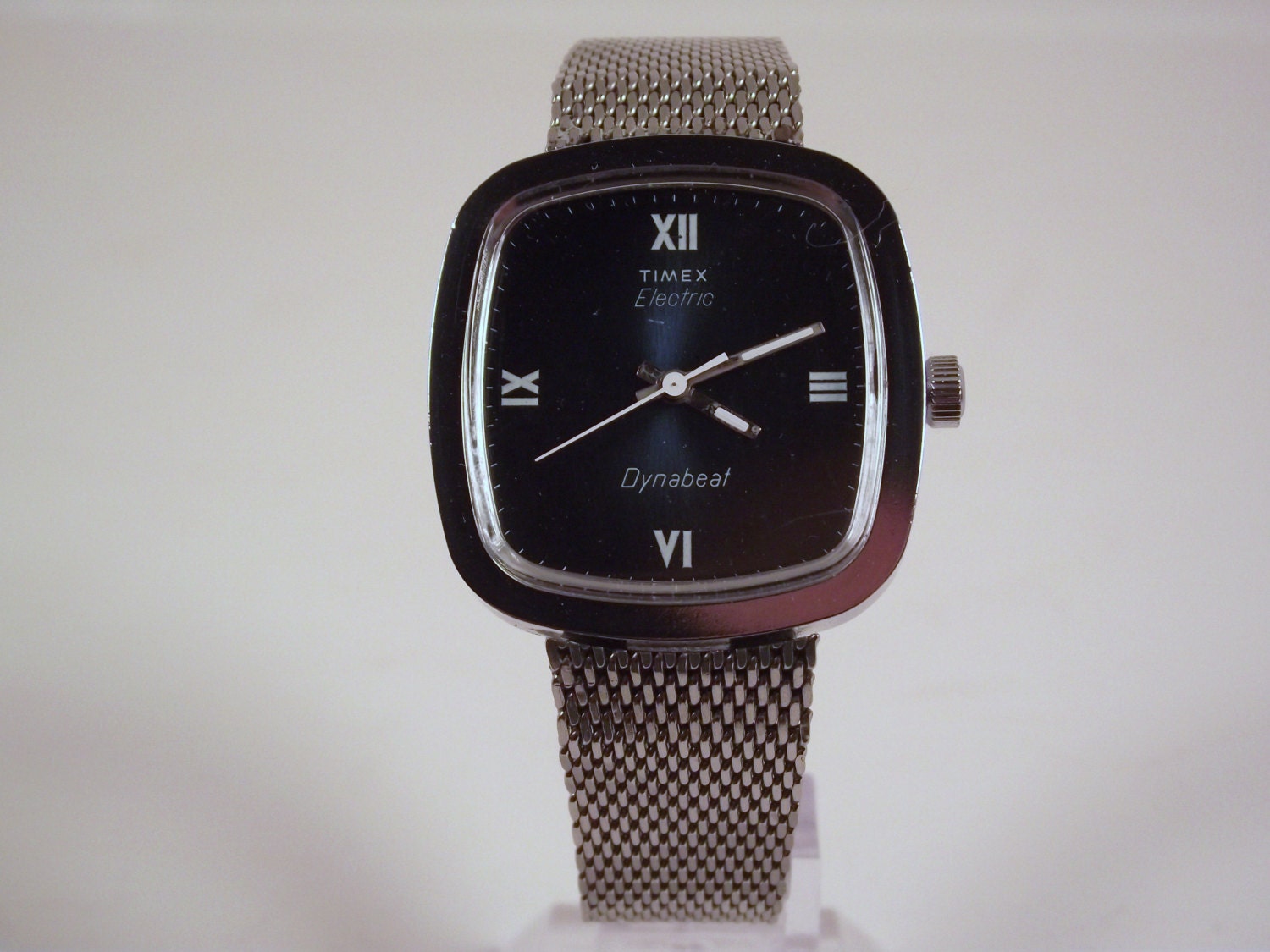 Vintage 1977 Timex Electric Dynabeat Retro Style Men's Silver Case Wrist Watch W/Sweep Second Hand and Silver Mesh Band