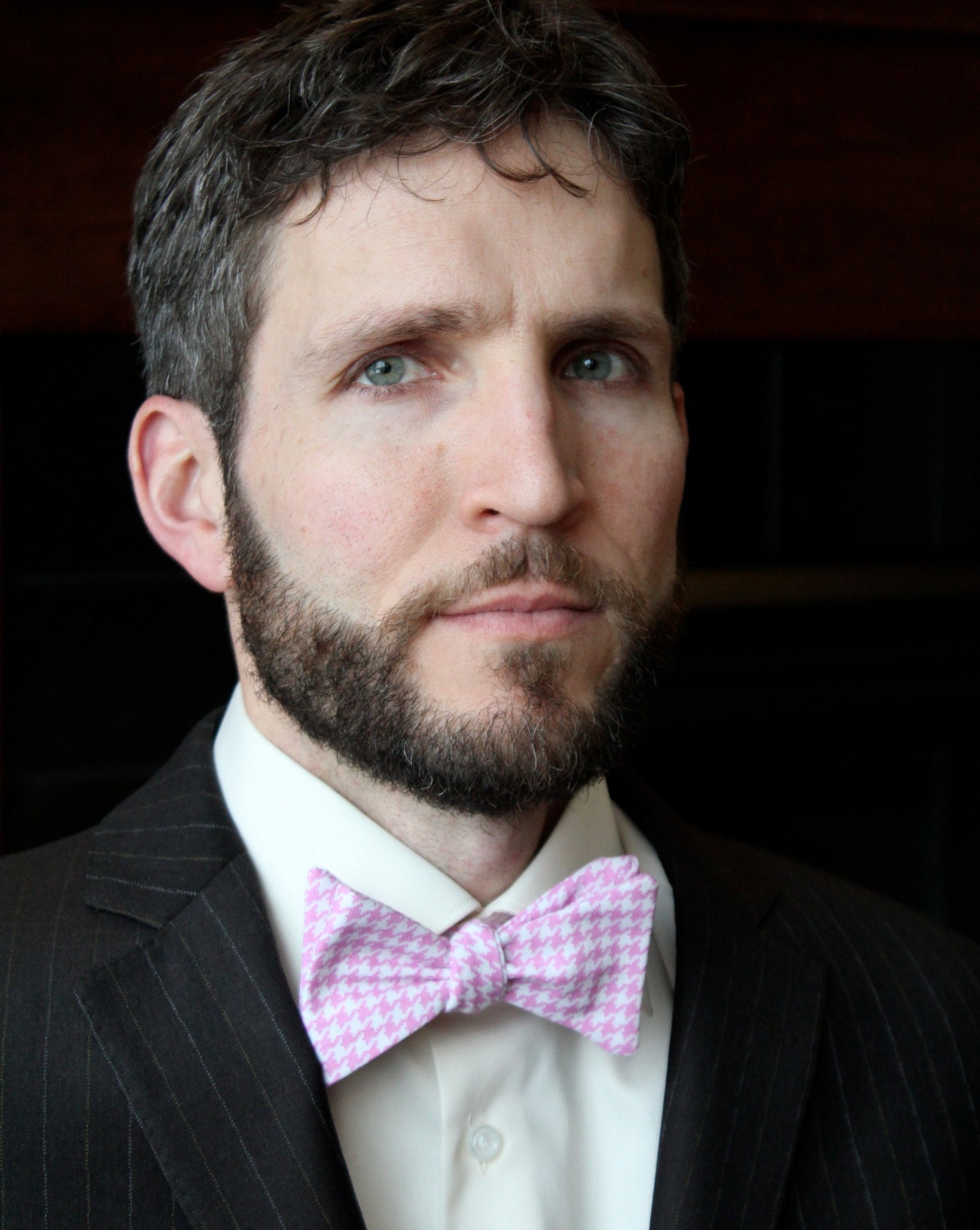 Men's Bow Tie in Pink and White Houndstooth - Self tying - freestyle - Groomsmen gift