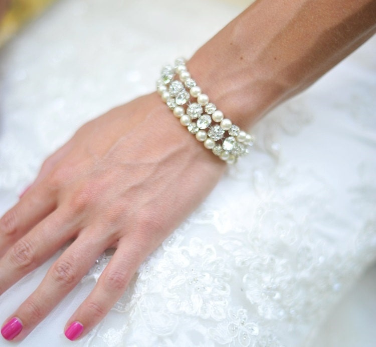 Pearl and Rhinestone Chunky Cuff Bracelet with Swarovski Crystals, Statement Bridal Jewelry, Wedding Accessory