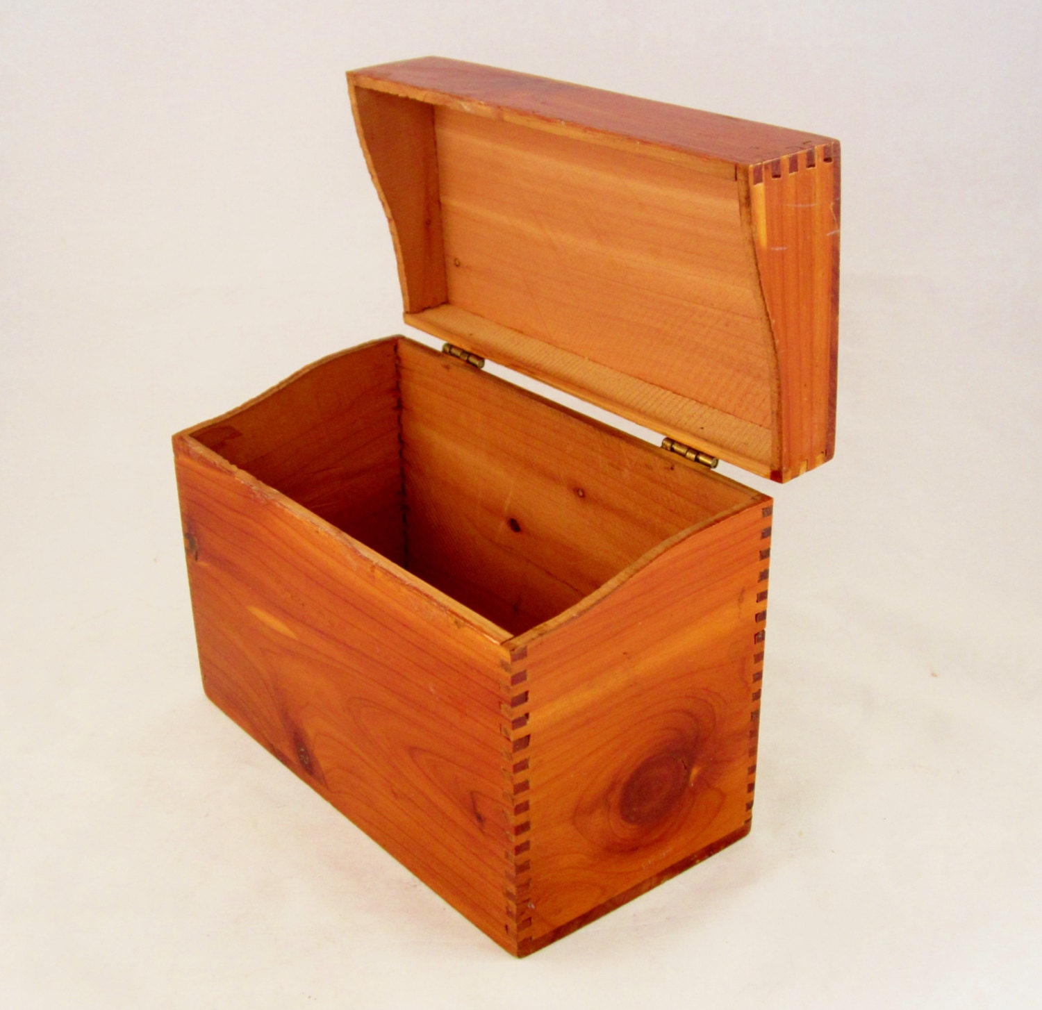 Vintage Cedar Wood Box SIMPLE DOVETAILED