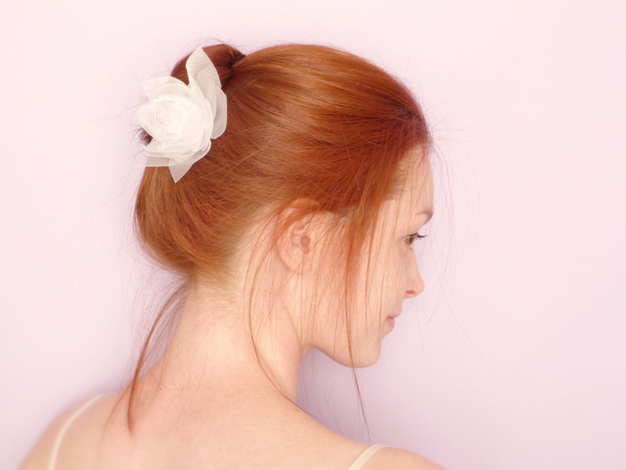 White organza lotus flower Bridal hair clip Wedding hair accessories OOAK by Jye, Hand-made in France