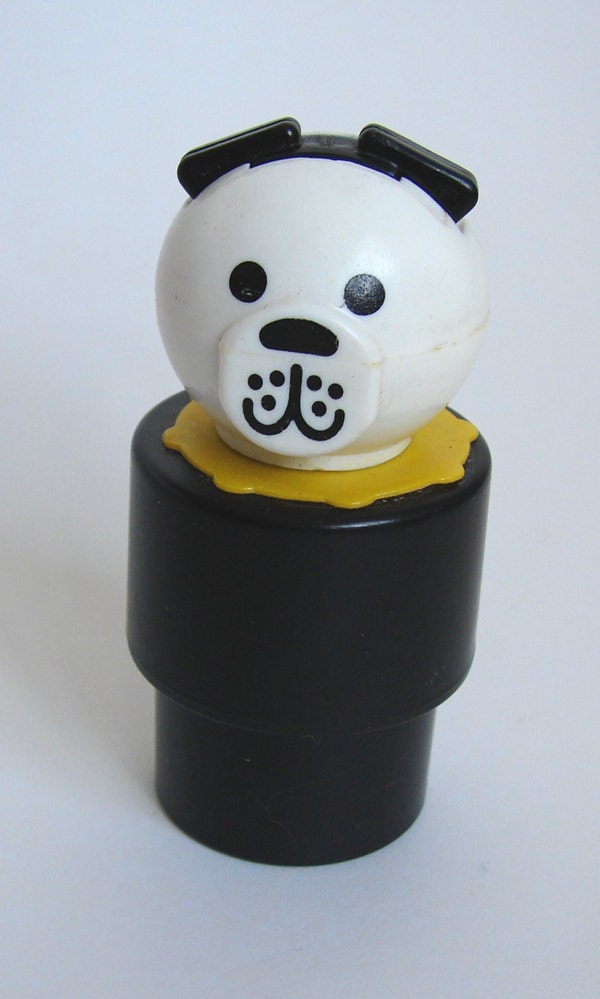 Vintage Big Fisher Price Dog 1970s 80s figure retro childrens toy collectable house home garden play