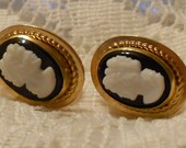 Vintage Van Dell 1/20 12 KT Gold Filled Shell Cameo Earrings