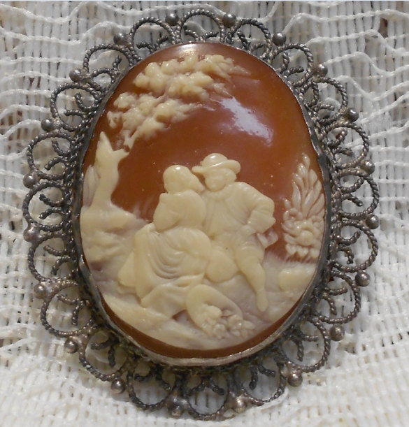 Vintage Sterling Silver Molded Cameo Brooch/Pendant