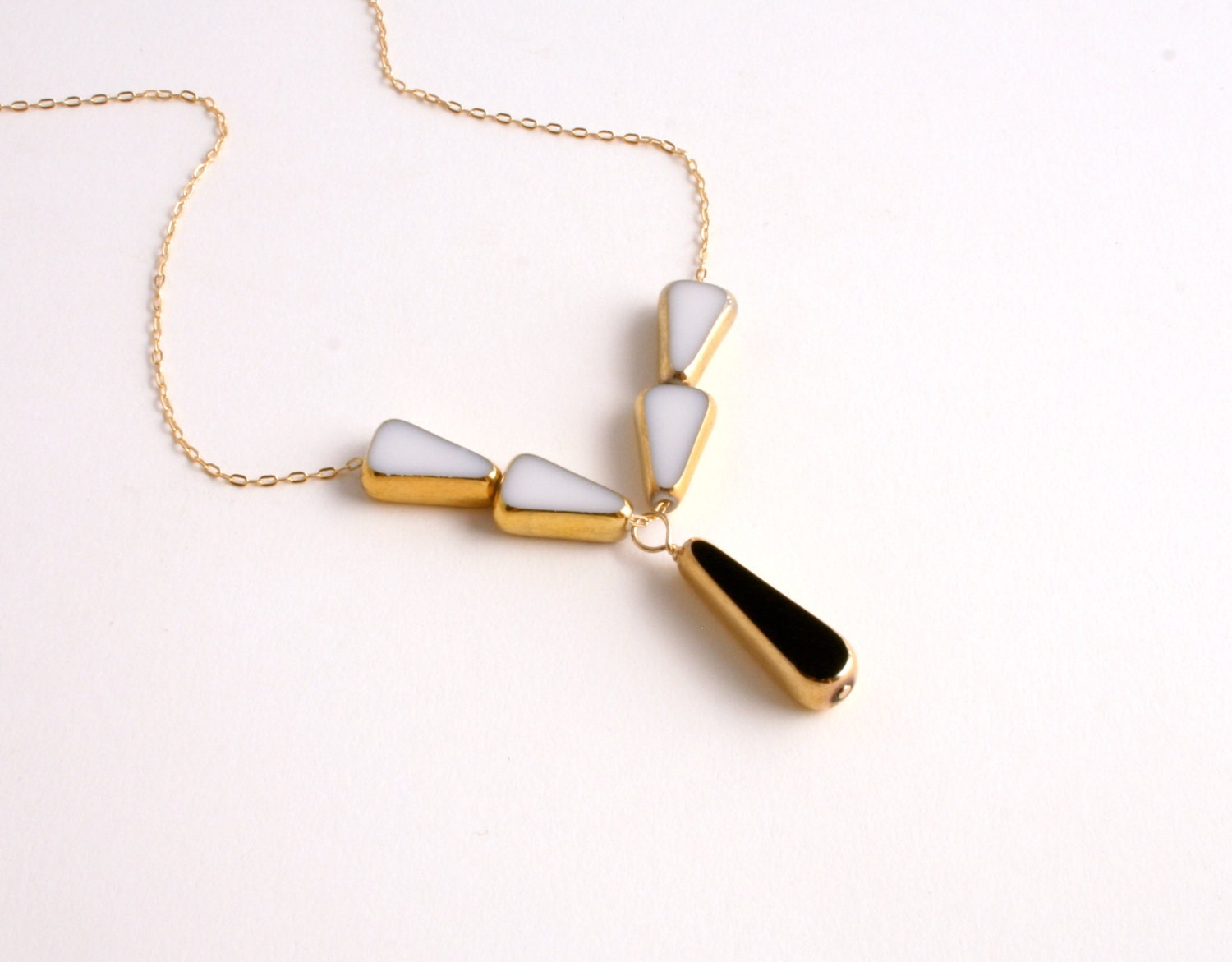 Drop Arrow Necklace in Black // mid century jewelry // LilahV
