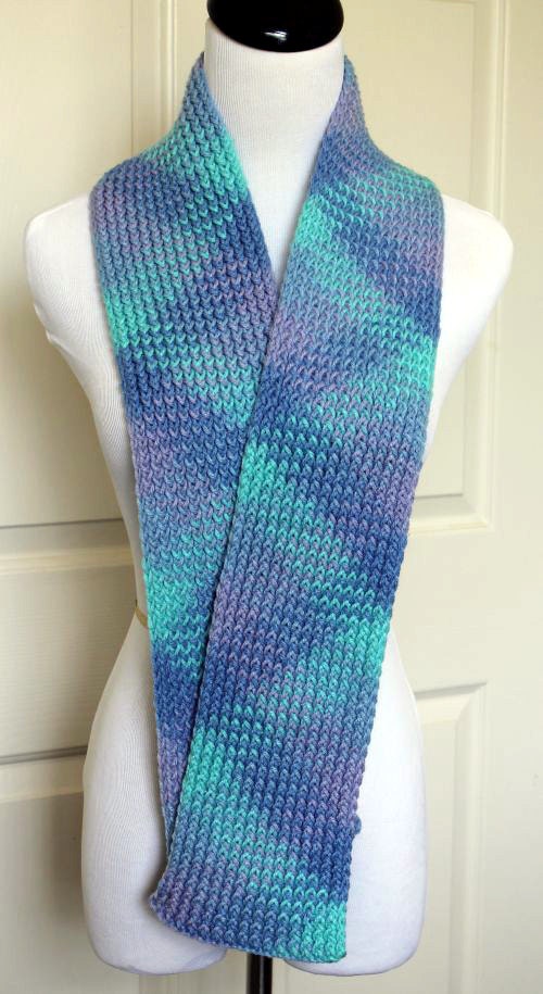 Multicolored Short Scarf - Loom Knit