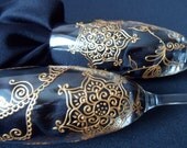 Henna designs PERSONALIZED (option) wine or champagne glass set of two. Indian WEDDING, Bollywood event, bride & groom, wedding party