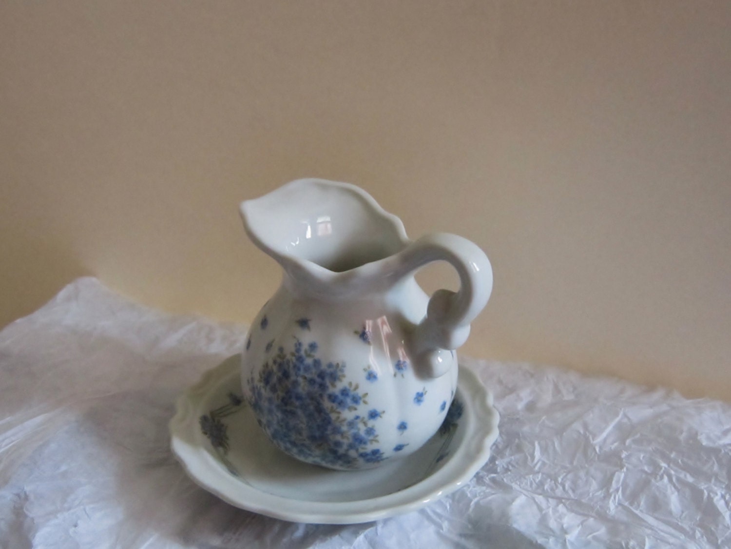 Pitcher Bowl Enesco Imports Petite Fleurs de Paris set