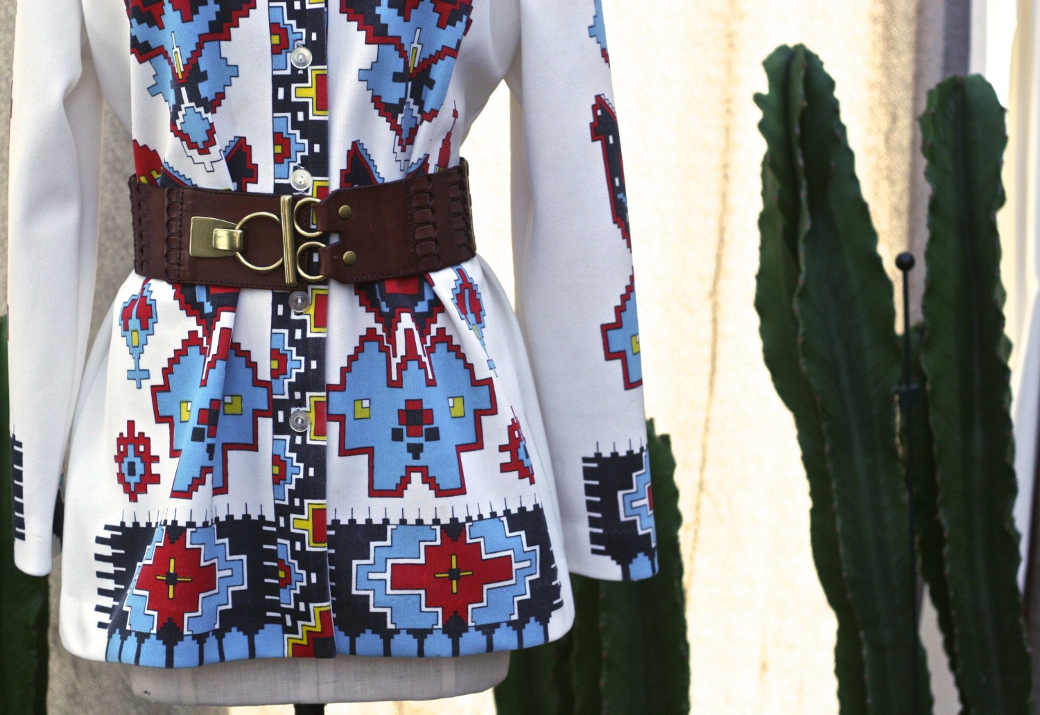 Vintage // 1970s // Southwestern // Vibed Out Navajo Print // Button Down Shirt
