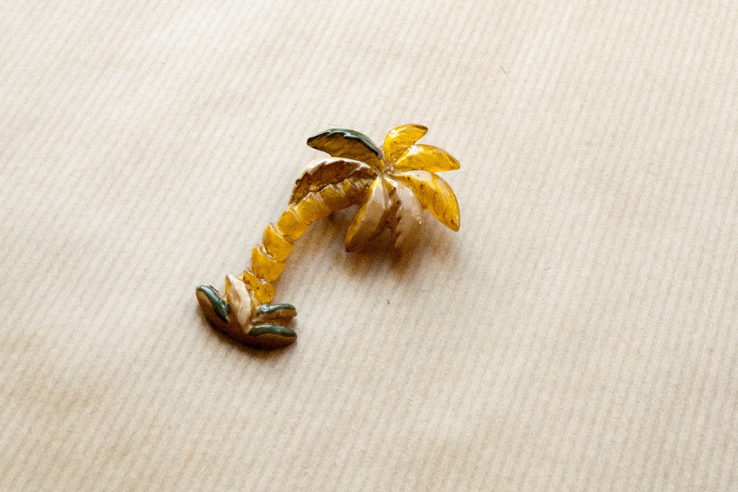 Palmtree Brooch Plastic Pin