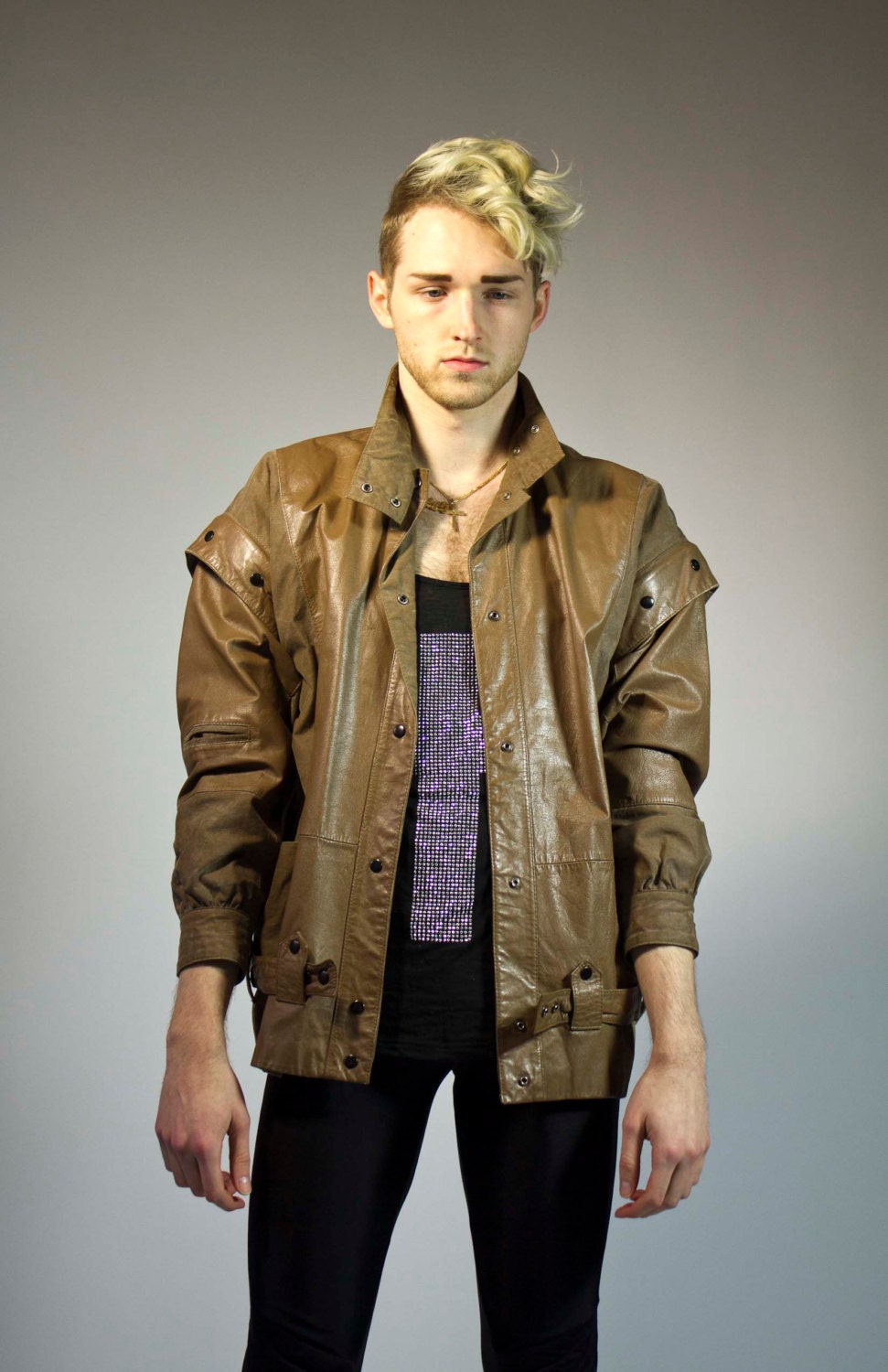 light brown faux leather jacket / removable sleeves / mens M