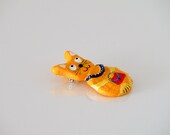 Yellow cat brooch - Handmade unique kitty jewelry - Cat painting art - Kitten pin - Spring jewelry - Ready to ship