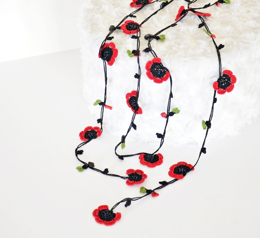Poppies Everywhere on The Spring, Crochet Necklace, Oya, Green Leaves, Crochet Jewelry, Handmade Jewellery