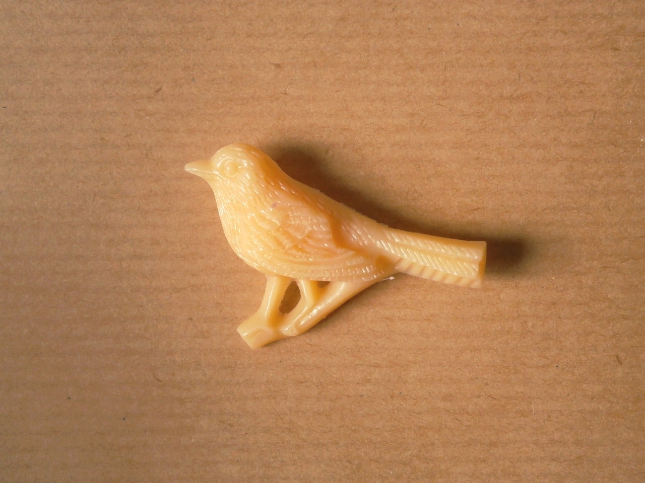 Resin Bird Brooch vintage style Pin Badge