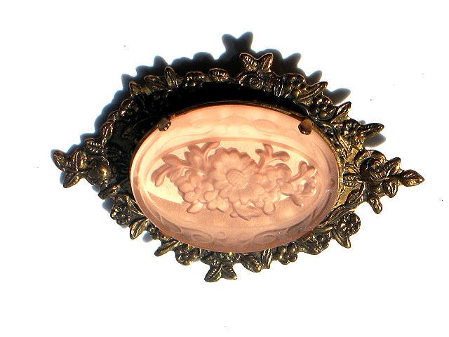 PIDIDDLY LINKS Brooch Pink Intaglio Victorian Revival Pin Vintage 1970s Collectable Jewelry Signed Beauty