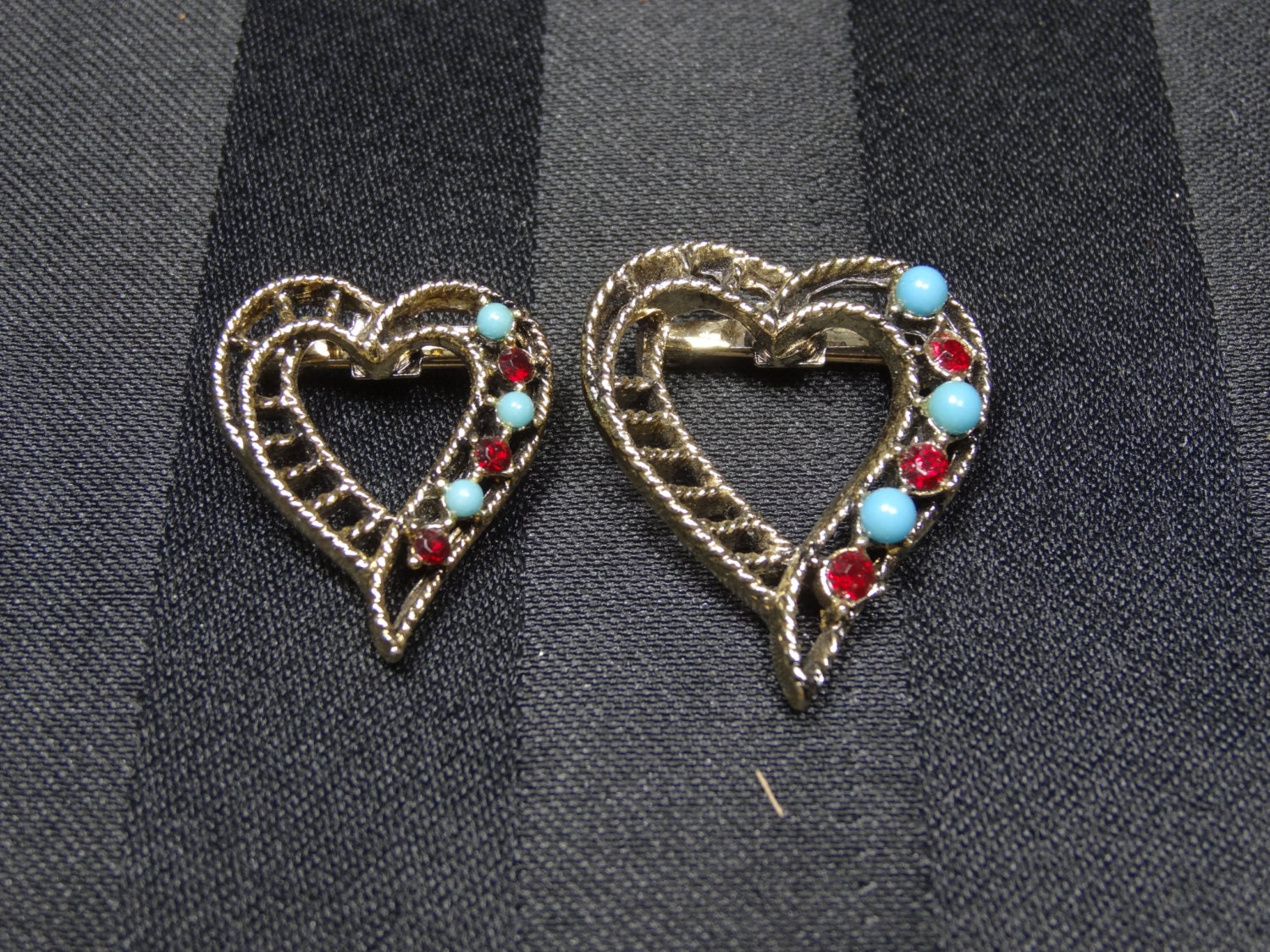 Vintage Brooch Pin Signed Gerrys 2 Heart Pins Turquoise Glass & Red Rhinestones Gold Tone Metal