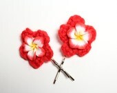 Red plumeria bobby pins. Red flower hair accessories. Red crochet hair pins.