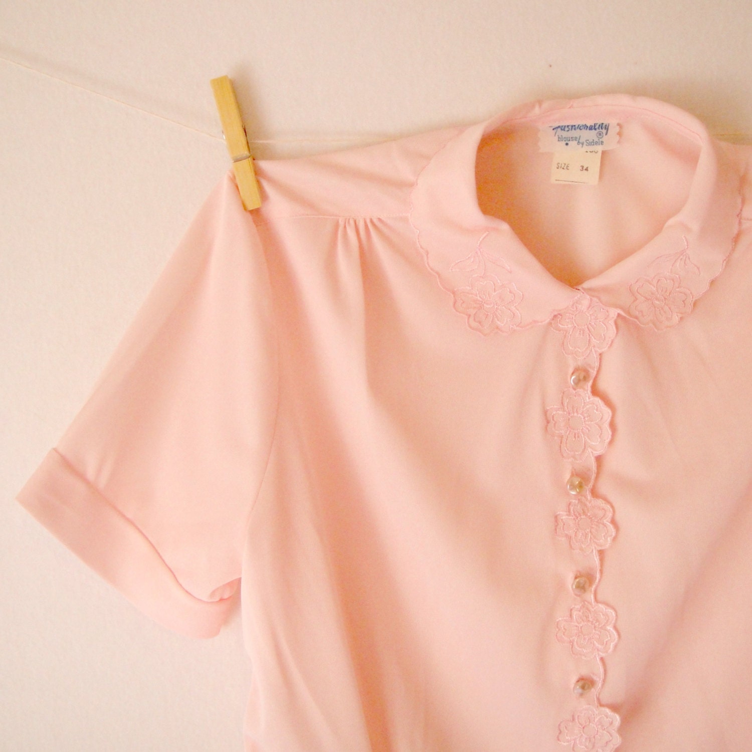 Vintage. MINT. 50's Pale Pink Sheer Blouse. Peter Pan Collar. Button Up Top. Floral Embroidery. Short Sleeves. Tailored. Retro. Small Mediu