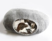XXLarge Cat Bed Cat Cave Cat House for 2 / 3 cats Natural Grey Felted - Free Cat Ball