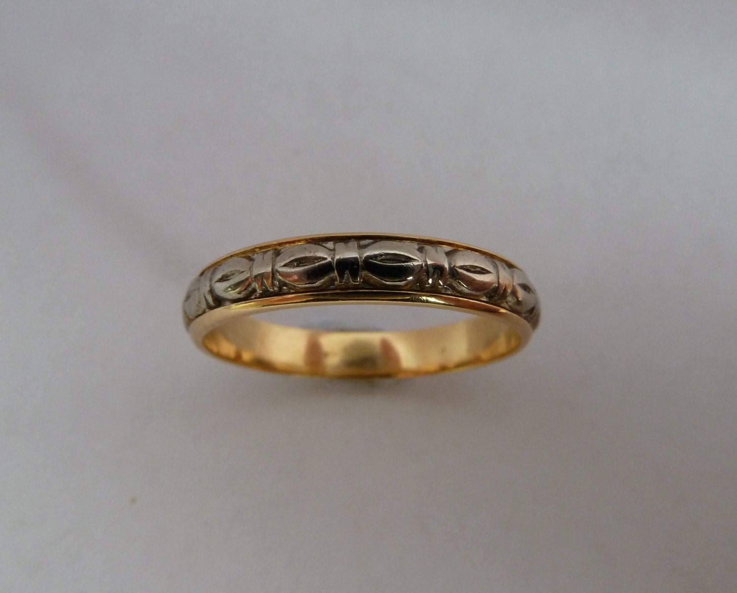 Vintage 18 Carat White & Yellow Gold Wedding Ring SALE 10% Off