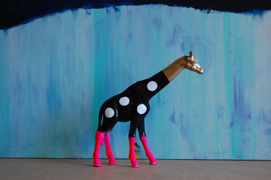 polka dot giraffe // the strange planet