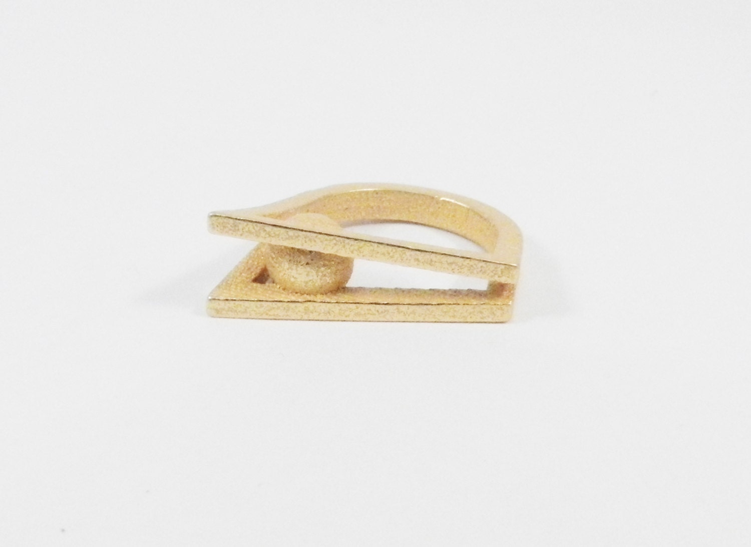Peek-A-Boo Ring in Gold