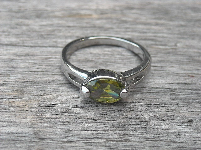 Emerald Ring, Vintage Ring, Green Peridot Ring, Vintage Emerald Ring, Jewel Ring, Diamond Ring, Gemstone Ring, 1980's, 80's, Size 7,