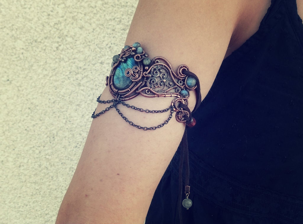 Victorian Tribal Upper Arm Cuff Bracelet/Armlet With Chains And Labradorite Gemstones