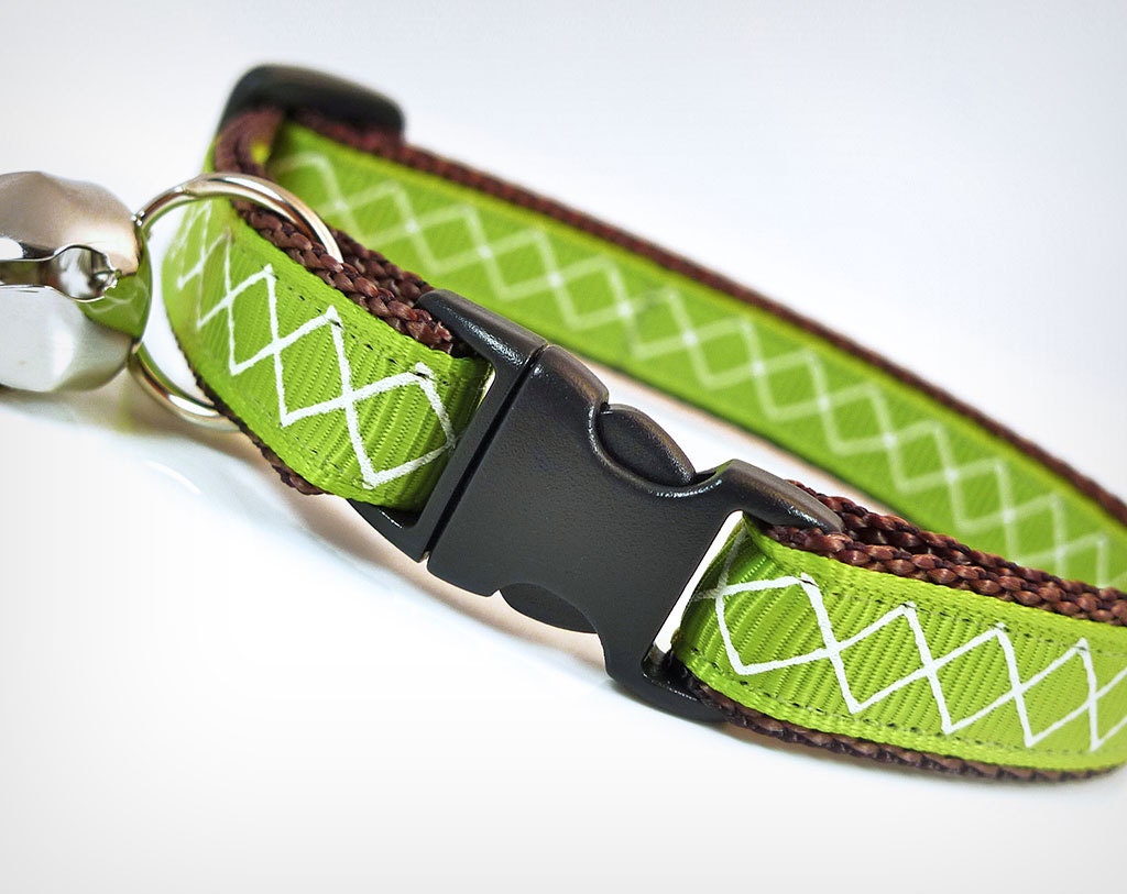 Cat Collar - "Daydream Believer" - Green w/ White Diamond Pattern on Brown
