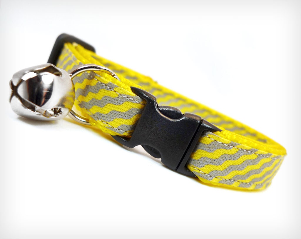 Cat Collar - "Speed Racer" - Yellow & Gray Chevron Stripe