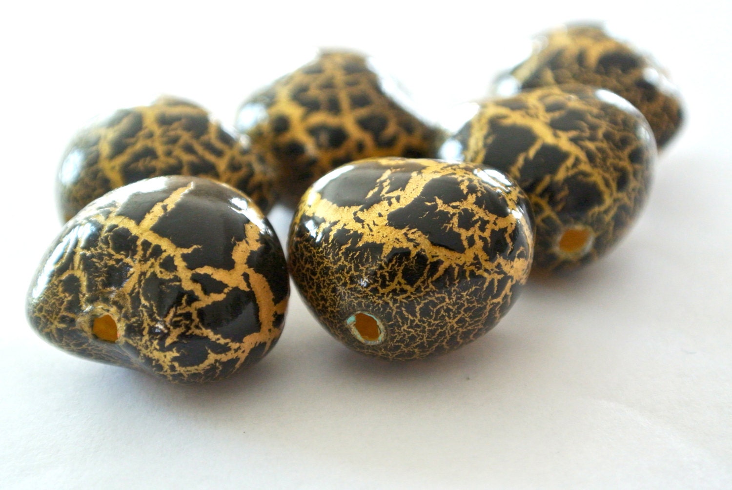 Black Gold Crackled Jewelry Beads - Lightweight Hollow Beads, Black and Gold, Crackled Effect Beads, Jewelry, Gift, Charm - lovelybeads