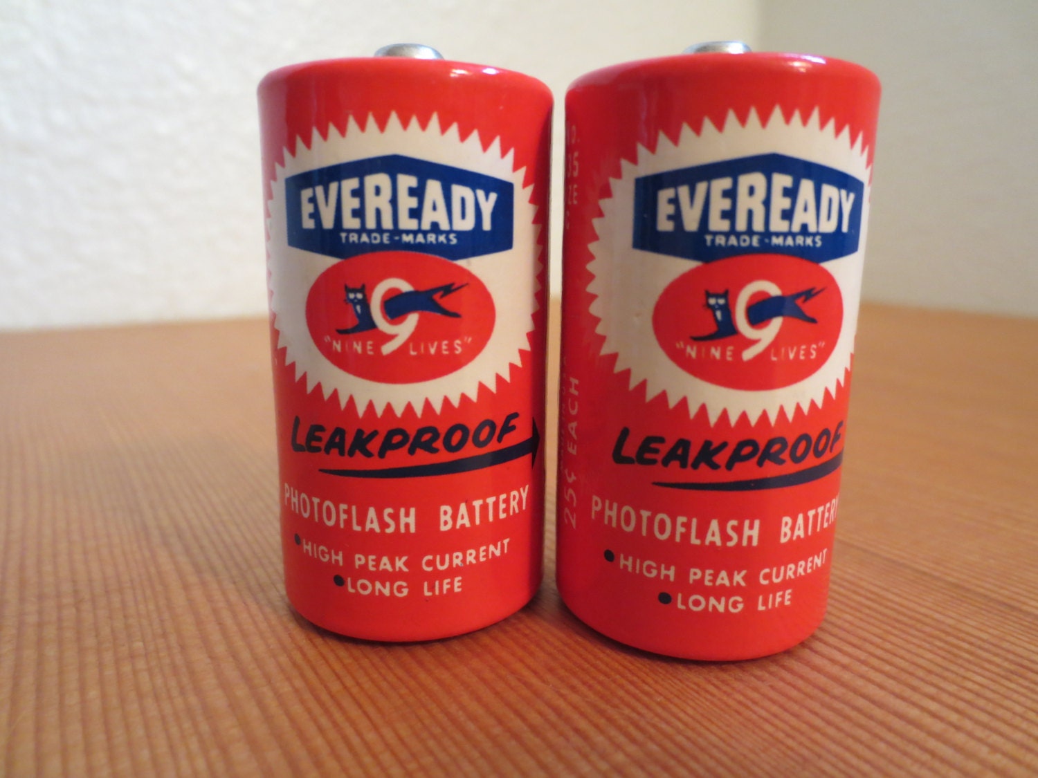 Vintage Eveready Battery 106