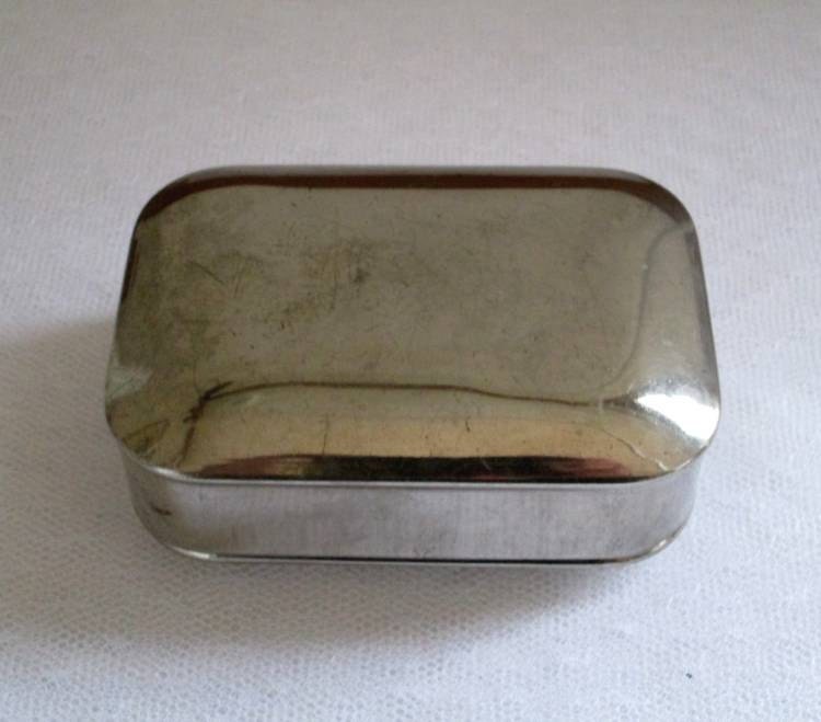 Vintage Silver Tone Metal Travel Bar Soap Box By Ryansnanapie