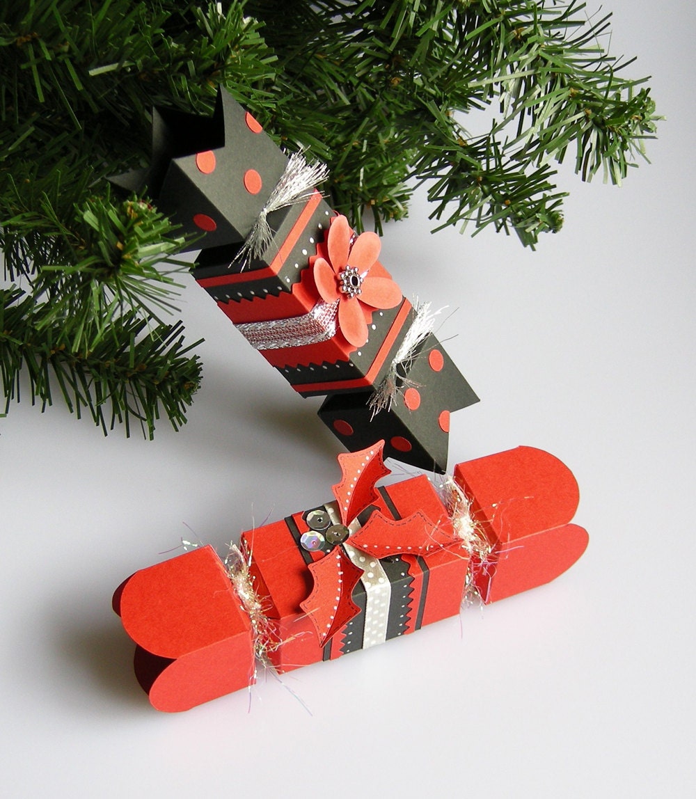 Christmas Cracker, pdf download pattern, gift box tree decoration. - papercathie